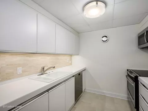Kitchen - 161 E Chicago Ave #26G, Chicago, IL 60611 photo 2 of 2