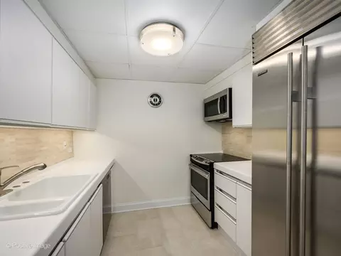 Kitchen - 161 E Chicago Ave #26G, Chicago, IL 60611 photo 1 of 2