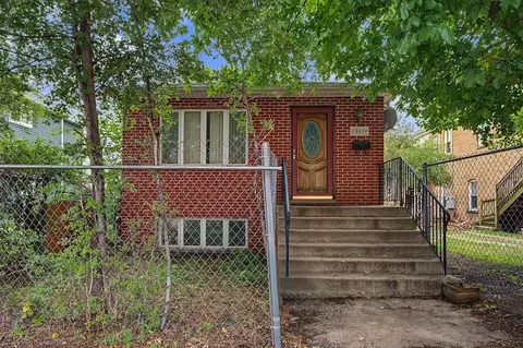 13439 S Brandon Ave, Chicago, IL 60633