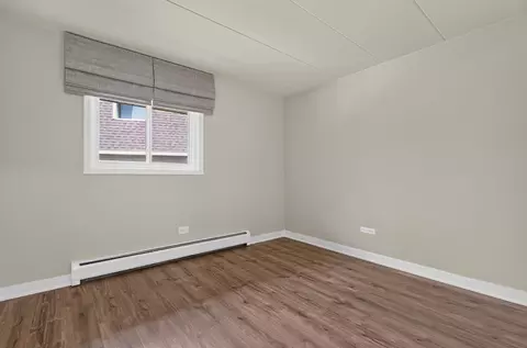 Bedroom - 124 E Bailey Rd #E, Naperville, IL 60565 photo 3 of 3