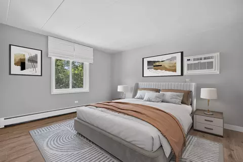 Bedroom - 124 E Bailey Rd #E, Naperville, IL 60565 photo 1 of 3