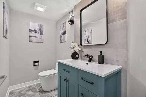 Bath - 124 E Bailey Rd #E, Naperville, IL 60565 photo 1 of 2