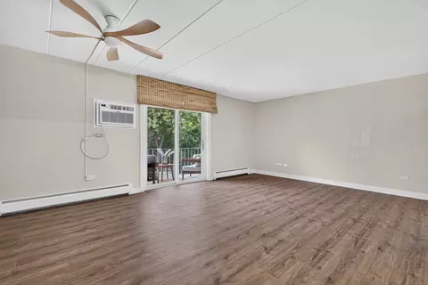 Living - 124 E Bailey Rd #E, Naperville, IL 60565 photo 6 of 7