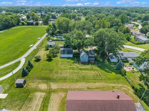 View/Area - 513 12th St, Silvis, IL 61282 photo 2 of 4