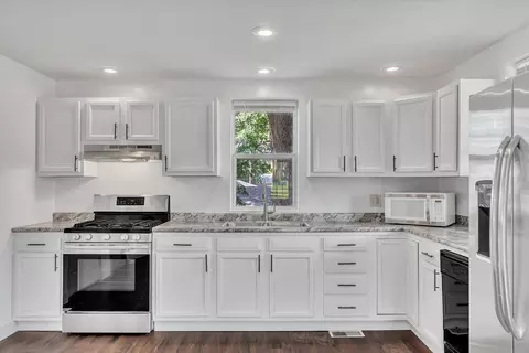 Kitchen - 513 12th St, Silvis, IL 61282 photo 3 of 3