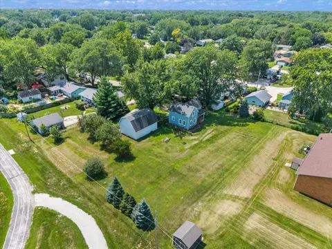 View/Area - 513 12th St, Silvis, IL 61282 photo 1 of 4