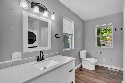 Bath - 513 12th St, Silvis, IL 61282 photo 1 of 3