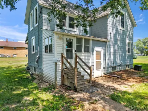 Exterior - 513 12th St, Silvis, IL 61282 photo 7 of 9