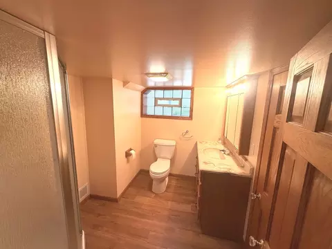 Bath - 479 S Winfield Ave, Kankakee, IL 60901 photo 2 of 3
