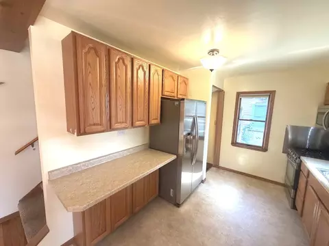 Kitchen - 479 S Winfield Ave, Kankakee, IL 60901 photo 2 of 3