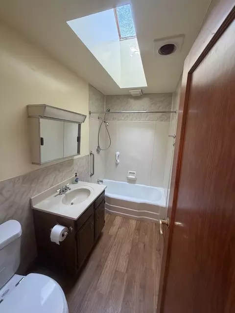 Bath - 479 S Winfield Ave, Kankakee, IL 60901 photo 1 of 3