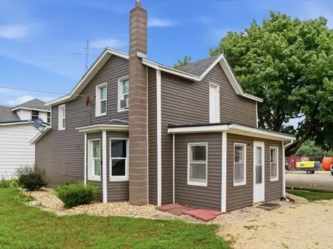 Exterior - 322 E Carroll St, Lanark, IL 61046 photo 4 of 6