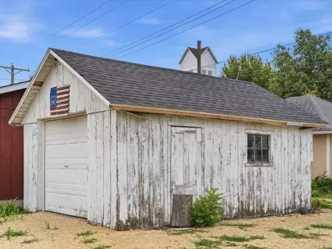 Exterior - 322 E Carroll St, Lanark, IL 61046 photo 2 of 6