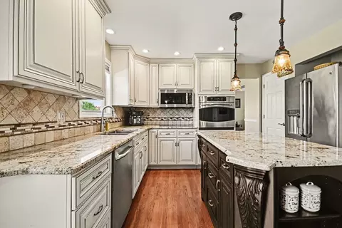 Kitchen - 25308 W Sunderlin Rd, Plainfield, IL 60585 photo 2 of 5