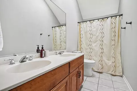 Bath - 25308 W Sunderlin Rd, Plainfield, IL 60585 photo 3 of 3