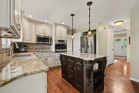 Kitchen - 25308 W Sunderlin Rd, Plainfield, IL 60585 photo 3 of 5