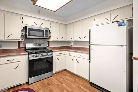 Kitchen - 3140 11th Ave, Moline, IL 61265 photo 2 of 4
