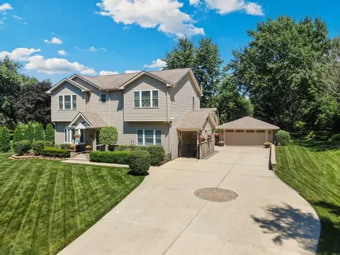 3 S631 West Ave, Warrenville, IL 60555