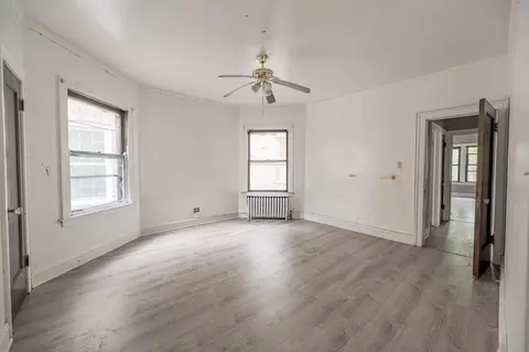 Living - 7754 S Saginaw Ave, Chicago, IL 60649 photo 4 of 5
