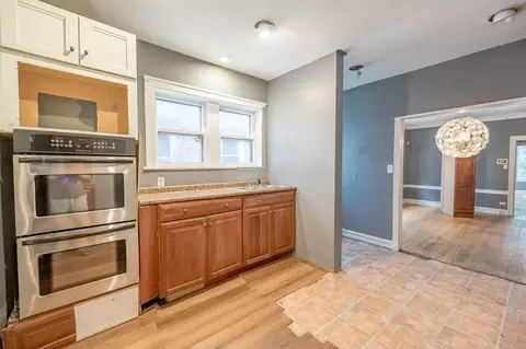 Kitchen - 7754 S Saginaw Ave, Chicago, IL 60649 photo 1 of 2