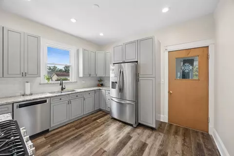 Kitchen - 1015 Beloit Ave, Forest Park, IL 60130 photo 3 of 4