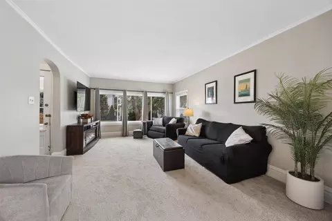 Living - 1015 Beloit Ave, Forest Park, IL 60130 photo 1 of 3