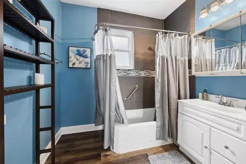 Bath - 1015 Beloit Ave, Forest Park, IL 60130 photo 1 of 2