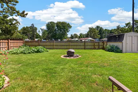 Exterior - 1204 Searle Dr, Normal, IL 61761 photo 3 of 6