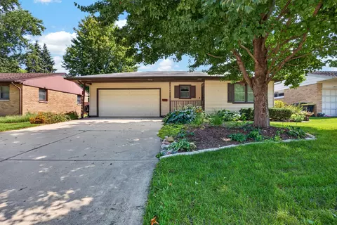 Exterior - 1204 Searle Dr, Normal, IL 61761 photo 6 of 6