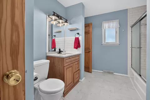 Bath - 1204 Searle Dr, Normal, IL 61761 photo 1 of 5