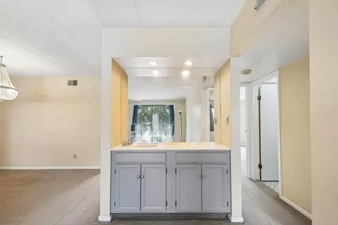 Other - 5401 Chateau Dr #4, Rolling Meadows, IL 60008 photo 1 of 6