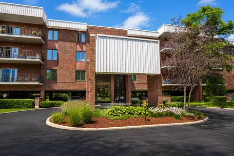 6585 Main St #201, Downers Grove, IL 60516