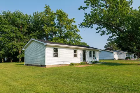 Other - 403 N 1st St, Sheldon, IL 60966 photo 6 of 6
