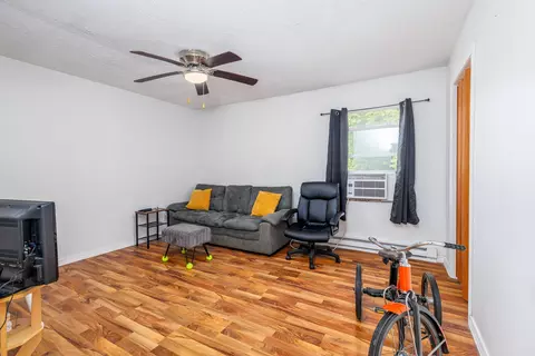 Living - 403 N 1st St, Sheldon, IL 60966 photo 2 of 2