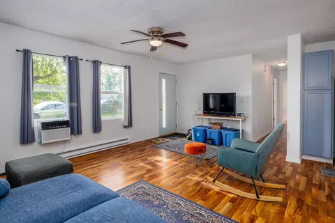 Living - 403 N 1st St, Sheldon, IL 60966 photo 1 of 2