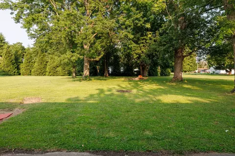 Exterior - 403 N 1st St, Sheldon, IL 60966 photo 8 of 8