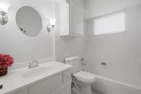 Bath - 3702 37th Ave #3, Moline, IL 61265 photo 1 of 2