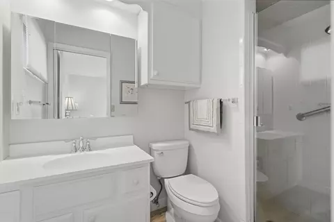 Bath - 3702 37th Ave #3, Moline, IL 61265 photo 2 of 2