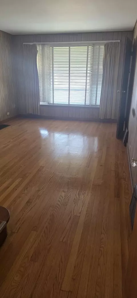 Living - 7224 W 39th St, Lyons, IL 60534 photo 2 of 3