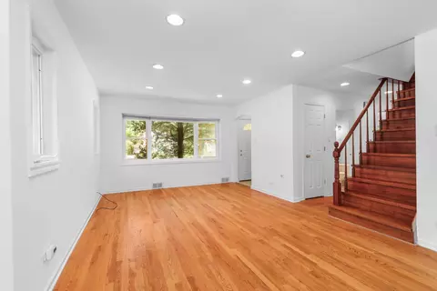 Living - 119 Elm St, Glenview, IL 60025 photo 2 of 3