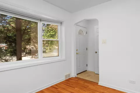 Entry Way - 119 Elm St, Glenview, IL 60025 photo 1 of 1