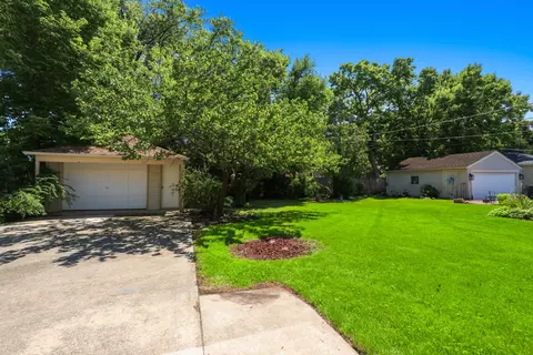 Exterior - 119 Elm St, Glenview, IL 60025 photo 3 of 5
