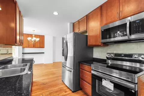 Kitchen - 119 Elm St, Glenview, IL 60025 photo 1 of 2