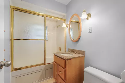 Bath - 119 Elm St, Glenview, IL 60025 photo 1 of 3