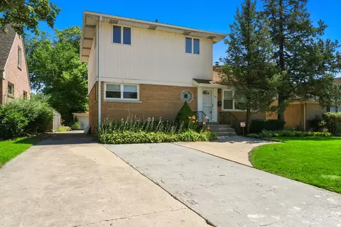 Exterior - 119 Elm St, Glenview, IL 60025 photo 2 of 5