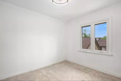 Bedroom - 21 Kyle Ct, Willowbrook, IL 60527 photo 4 of 5