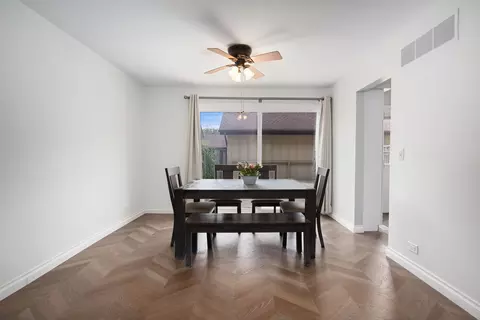Dining - 21 Kyle Ct, Willowbrook, IL 60527 photo 1 of 3