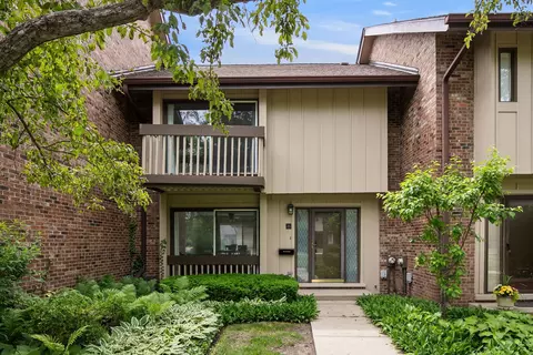 Exterior - 21 Kyle Ct, Willowbrook, IL 60527 photo 10 of 10