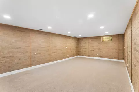 Other - 807 E Golfview Dr, Mount Prospect, IL 60056 photo 1 of 7