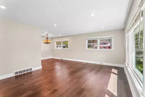 Living - 807 E Golfview Dr, Mount Prospect, IL 60056 photo 3 of 5